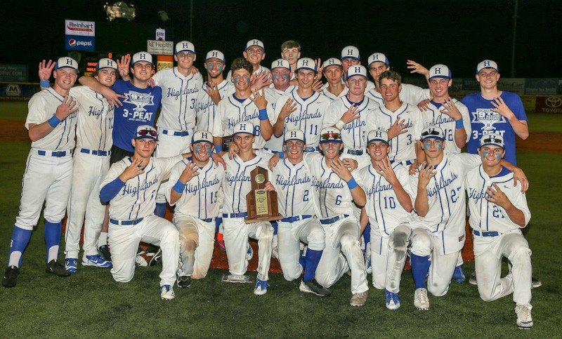 HHS Baseball team posing for 4-peat championship